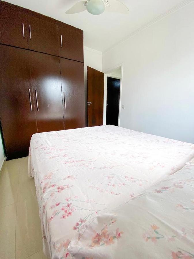 Apartamento bem localizado a 450 metros da praia . Guarujá Exterior foto