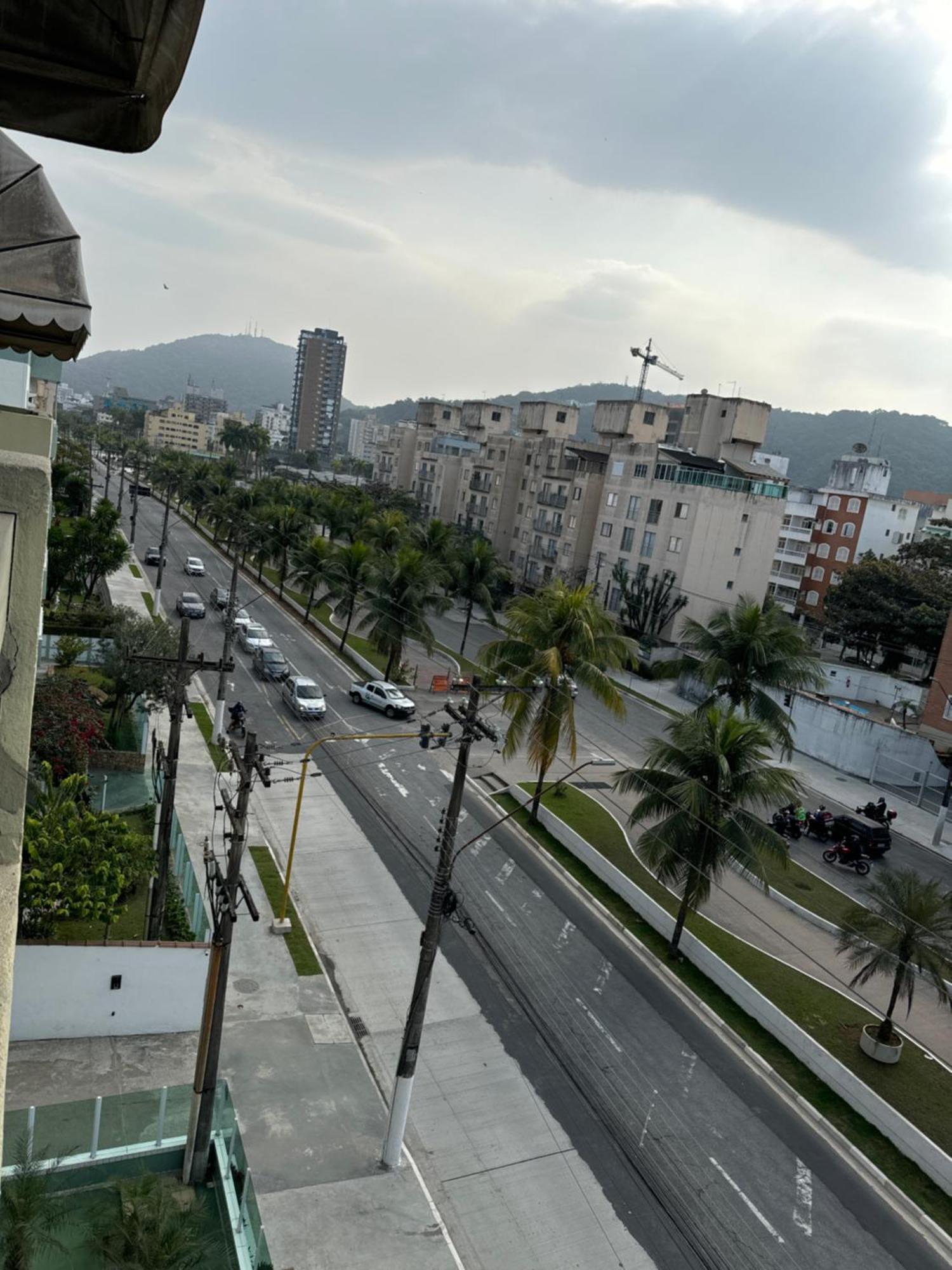 Apartamento bem localizado a 450 metros da praia . Guarujá Exterior foto