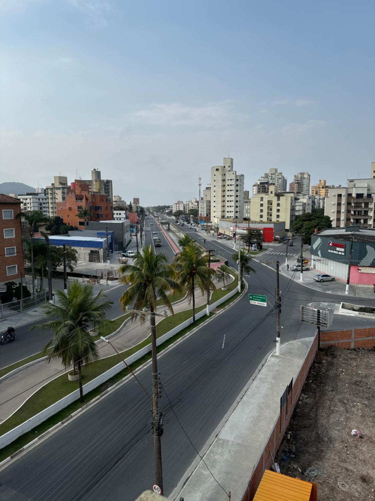 Apartamento bem localizado a 450 metros da praia . Guarujá Exterior foto