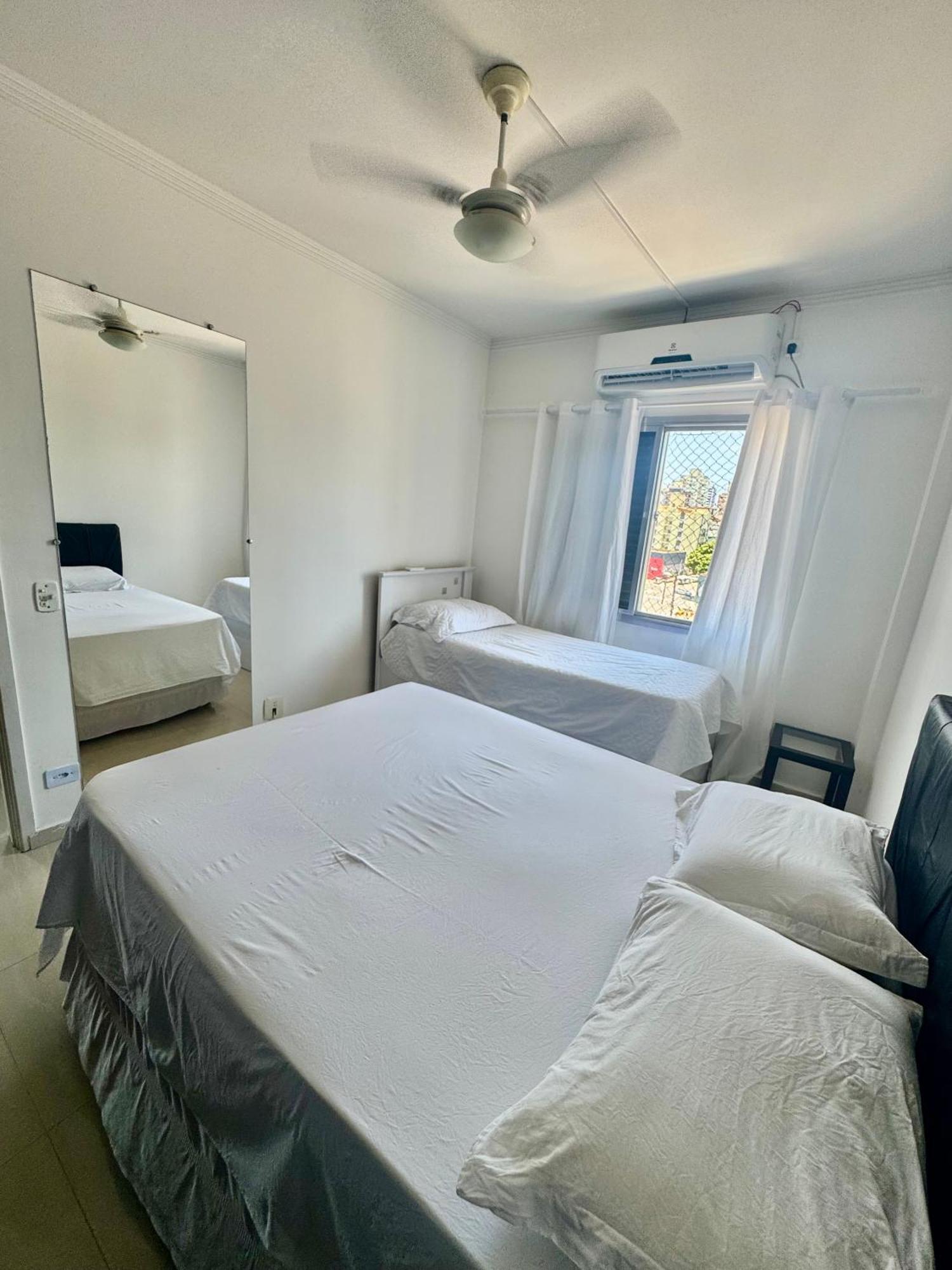 Apartamento bem localizado a 450 metros da praia . Guarujá Exterior foto